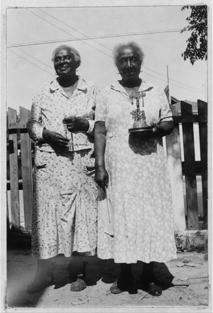 ex-slaves Pauline Johnson and Felice Boudreaux. Image Credit: Library of Congress